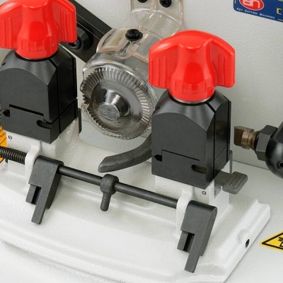 An-San Carisma Key Cutting Machine - 3