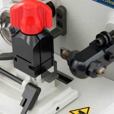 An-San Carisma SM Key Cutting Machine - 3